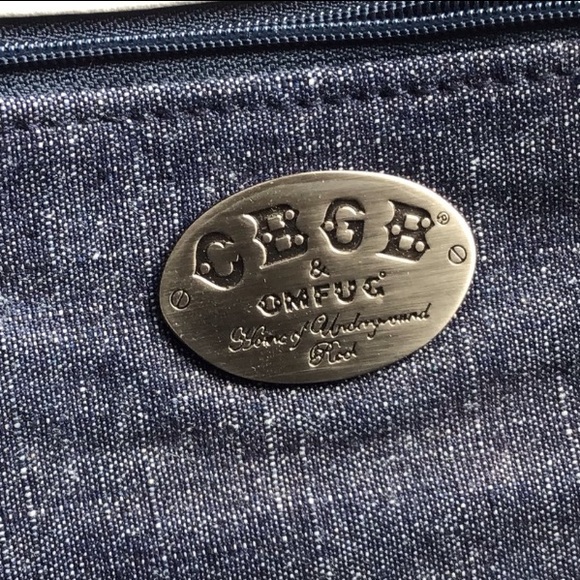 VTG Y2K CBGB WHITE 100% LEATHER BAG~SILVER BUTTERFLY CLASP & CHAIN~DENIM LINING - Picture 4 of 9